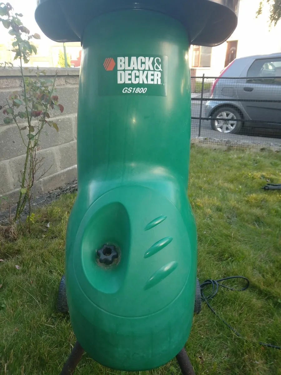 Black & Decker Garden shredder - Image 1