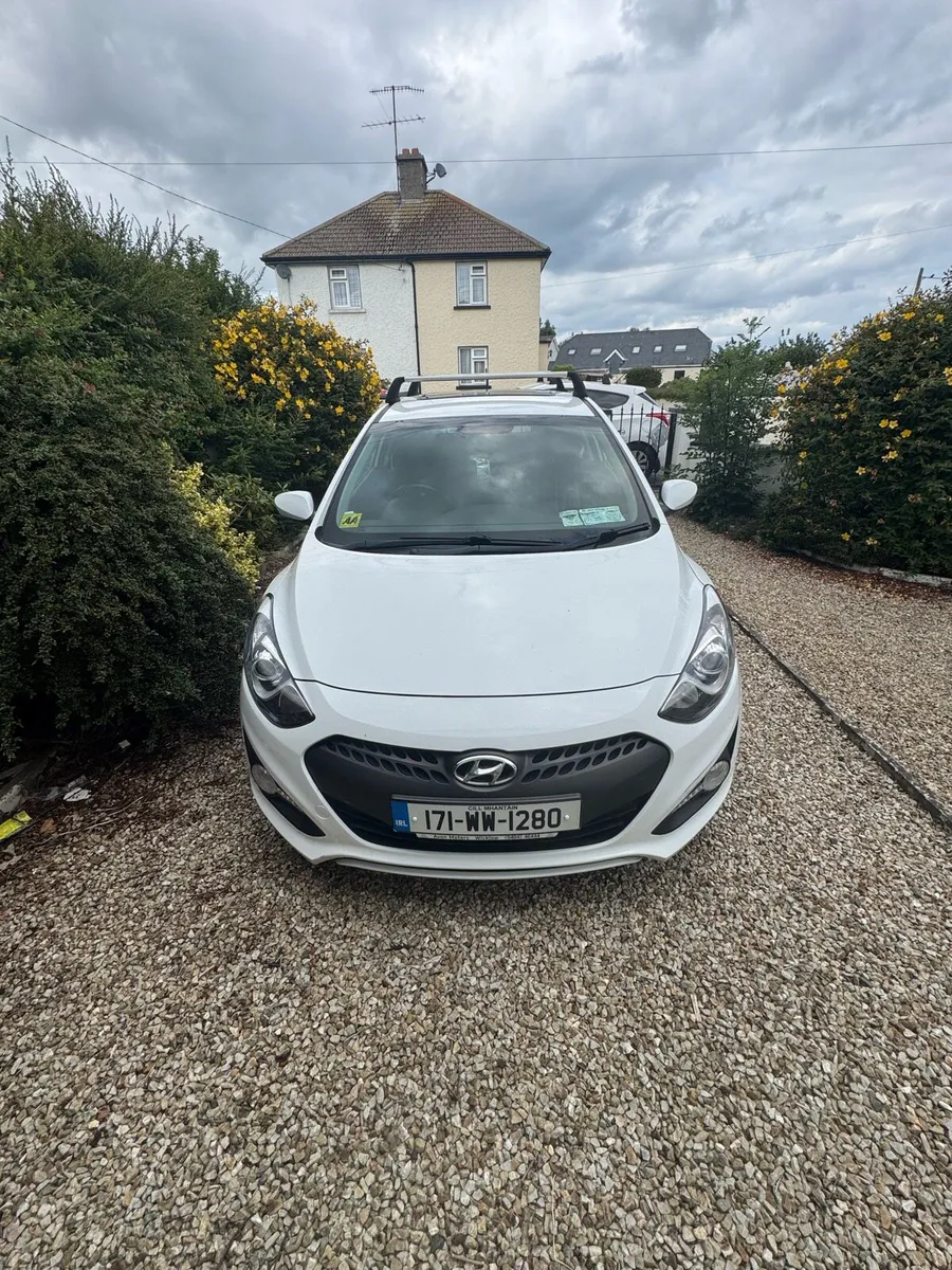 Hyundai i30 Van - Image 2
