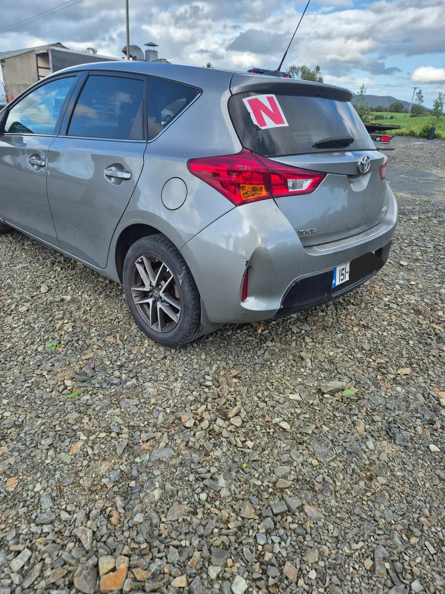 2015 toyota auris 1.4 diesel - Image 3