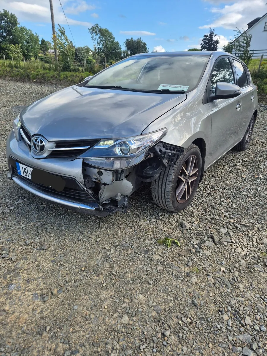 2015 toyota auris 1.4 diesel - Image 1