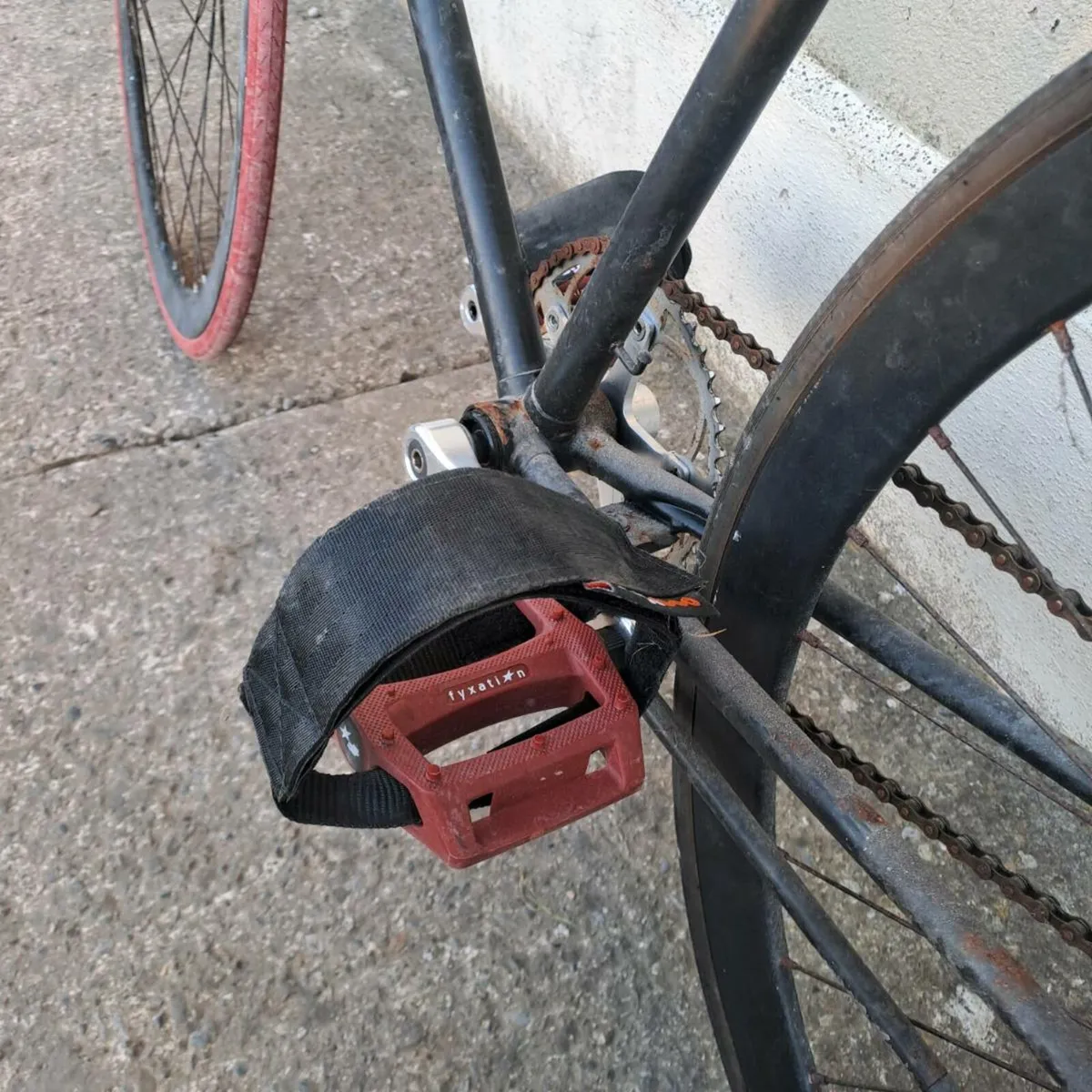Old fixie bike - Image 3