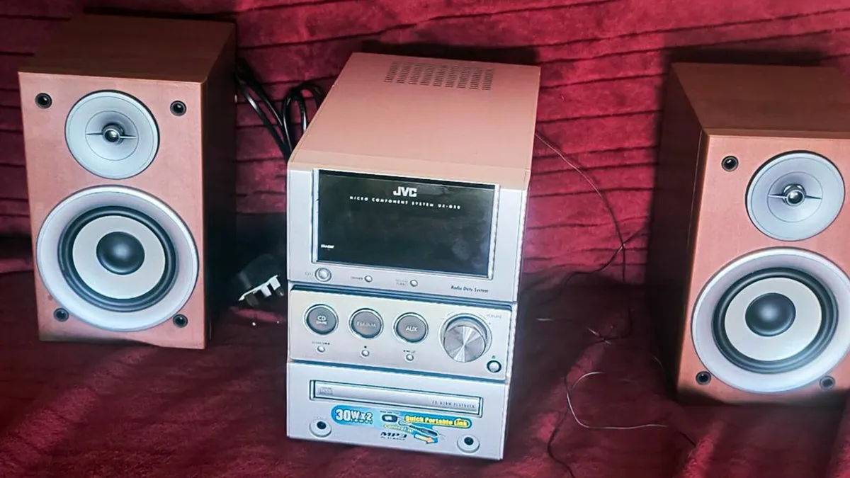 Mp3, CD, AUX, Radio JVC Hi-Fi System  Speakers - Image 2