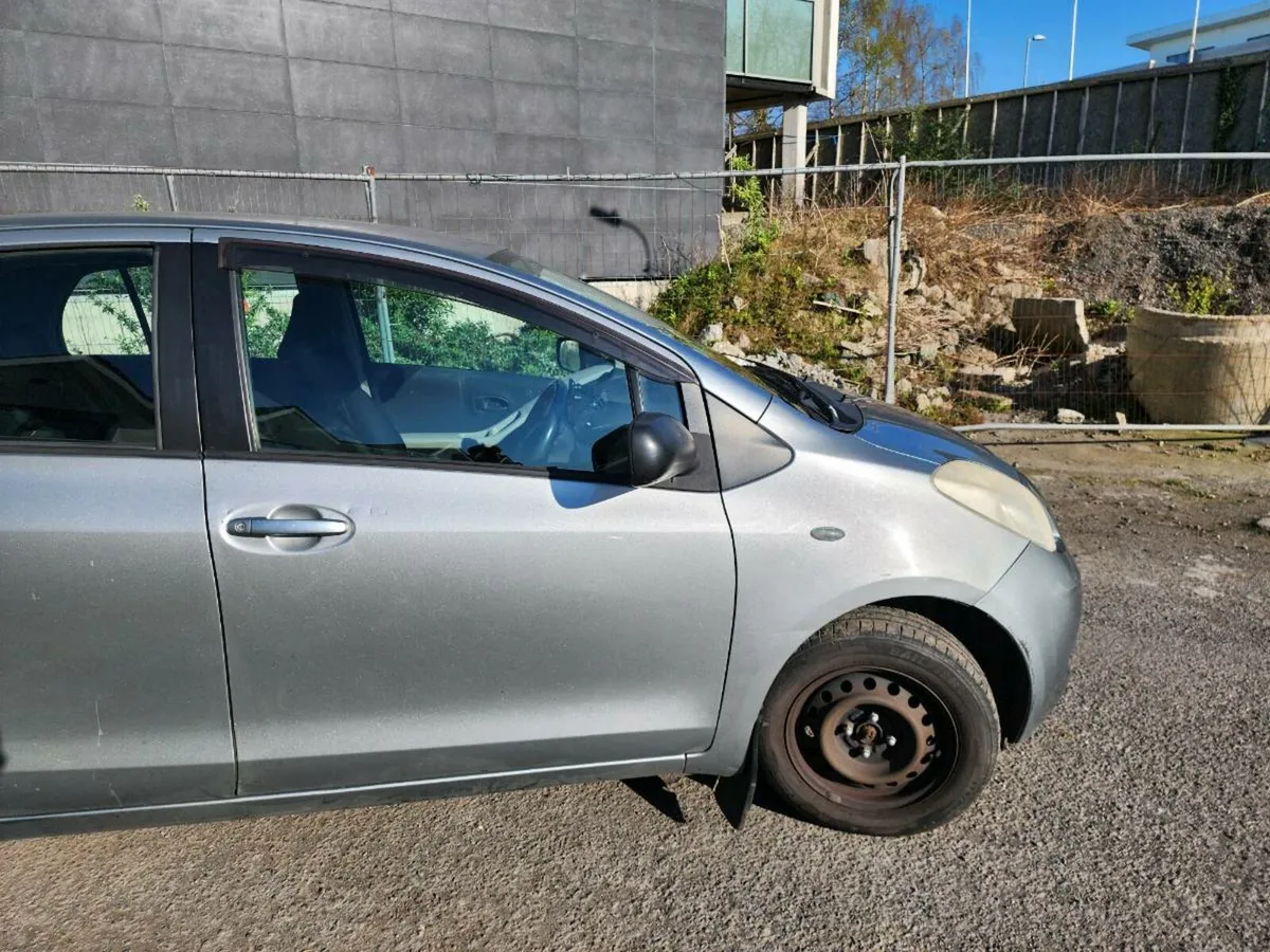 Toyota Yaris 2008, Manual- 1.0L - Image 2