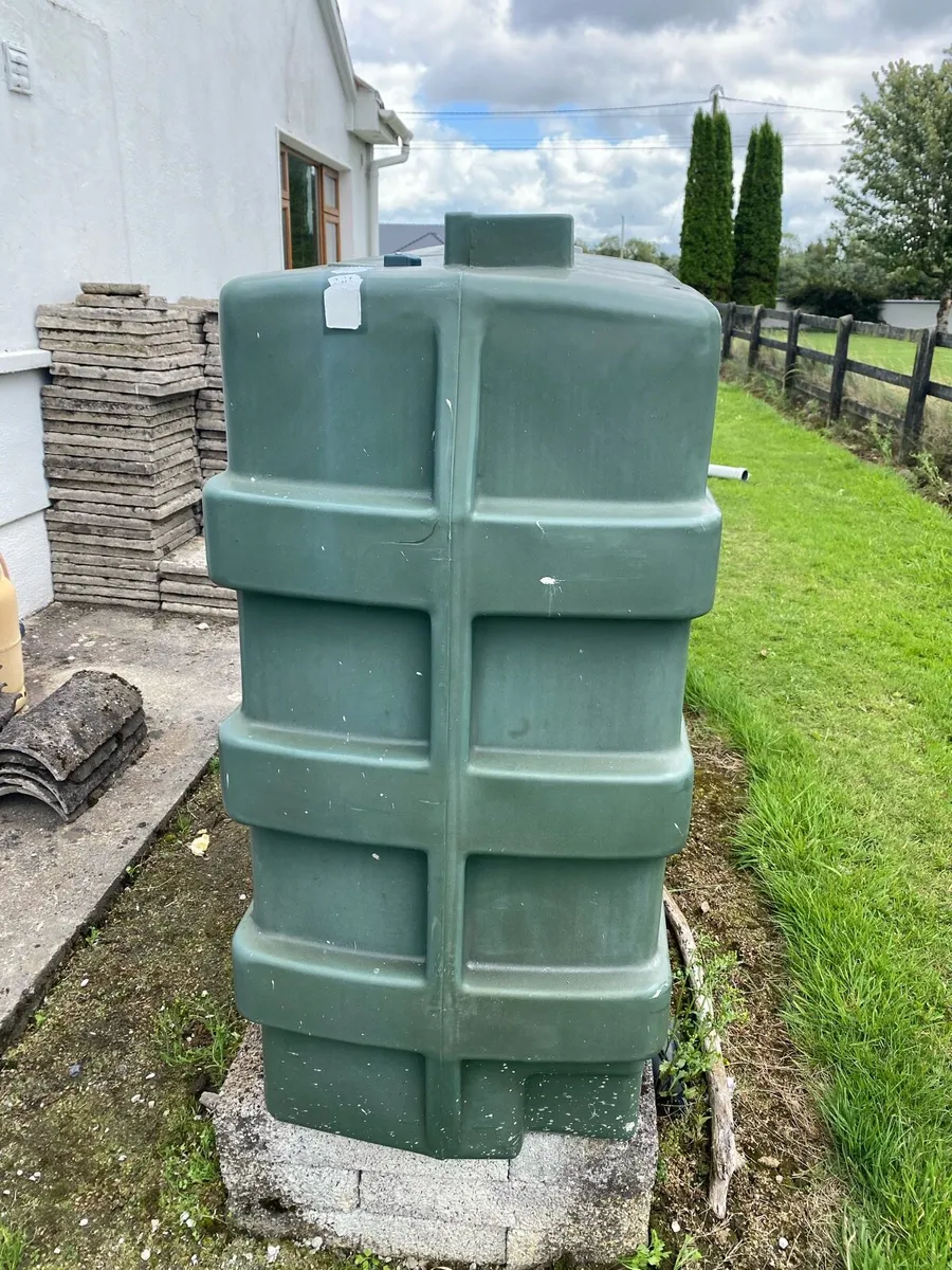 Oil tank - Image 1