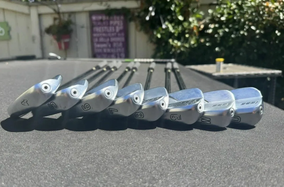 Used Ping i525 Black Dot Iron Set - Image 1