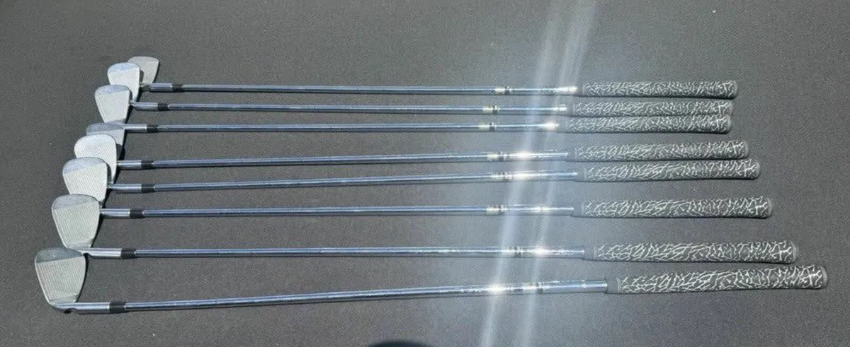 Used Ping i525 Black Dot Iron Set - Image 3