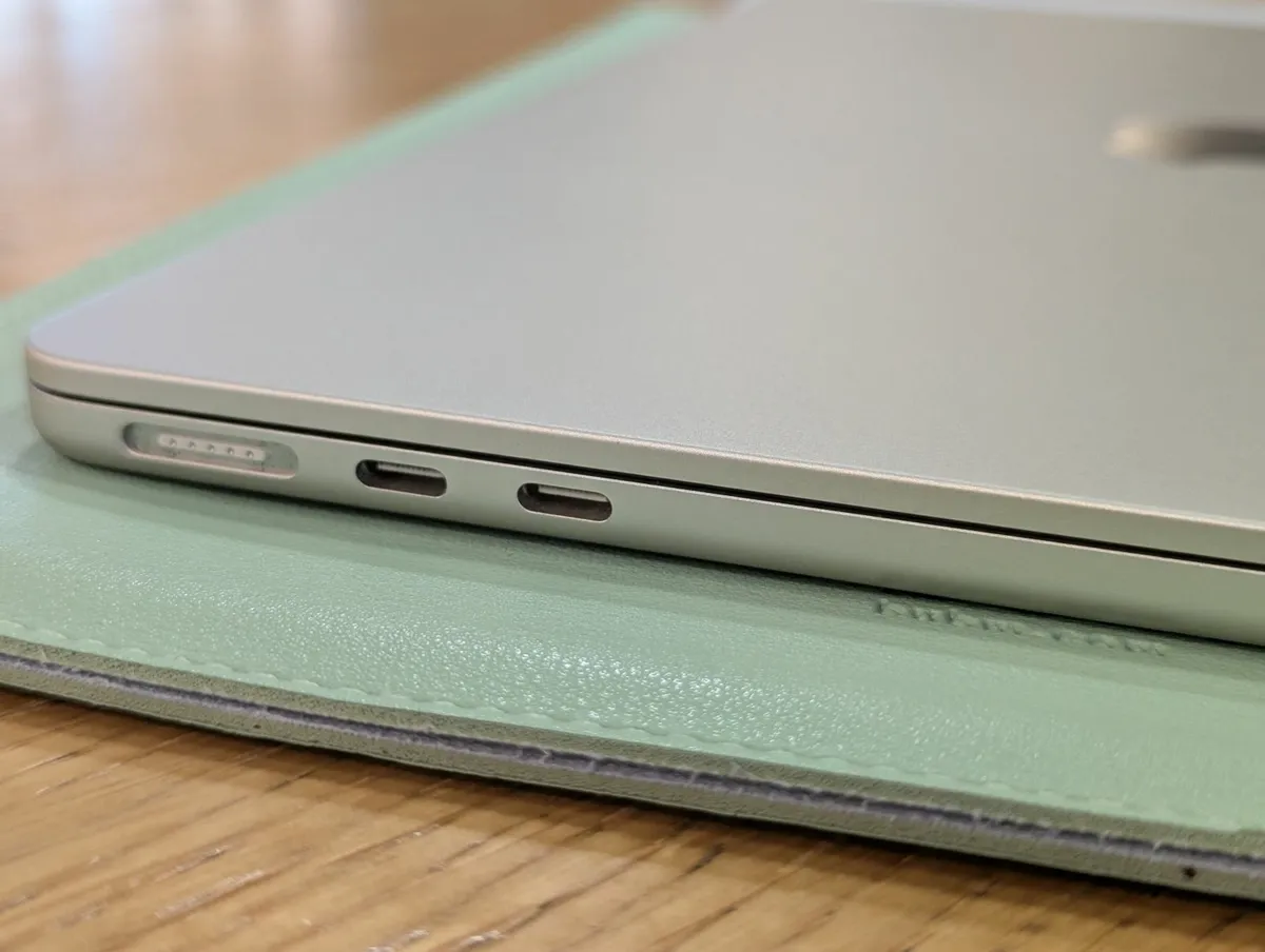 MacBook Air 13" M2, 8GB RAM, 256GB SSD, 🔋99% - Image 2