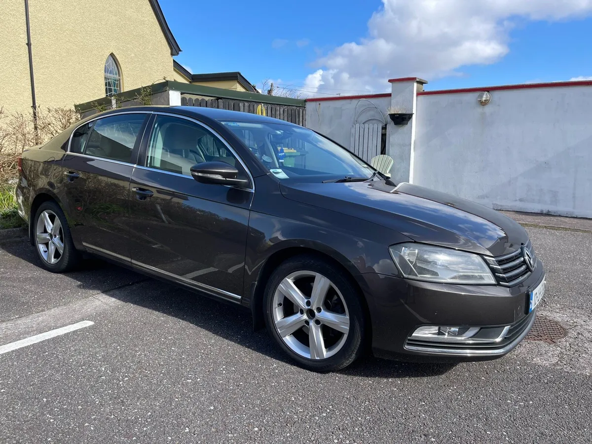 VW PASSAT 2012 AUTOMATIC - Image 2