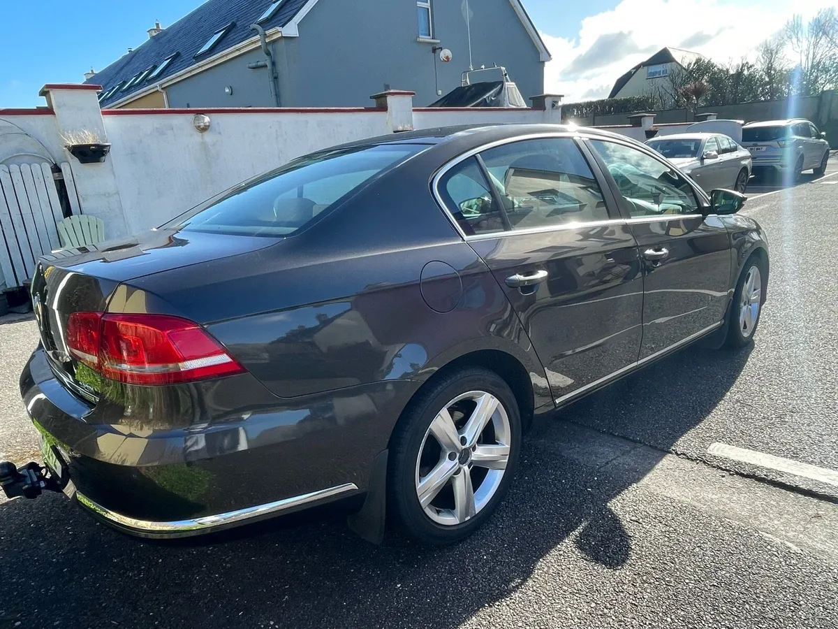 VW PASSAT 2012 AUTOMATIC - Image 4