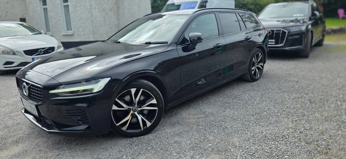 Volvo V60 2021 R DESIGN T6 4WD 350BHP - Image 3