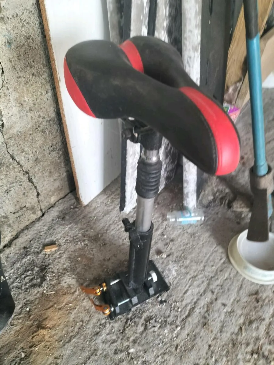Electric scooter seat - Image 3