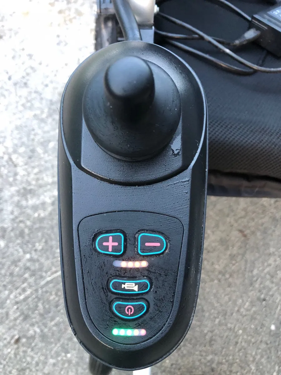 Electric wheelchair - Image 3