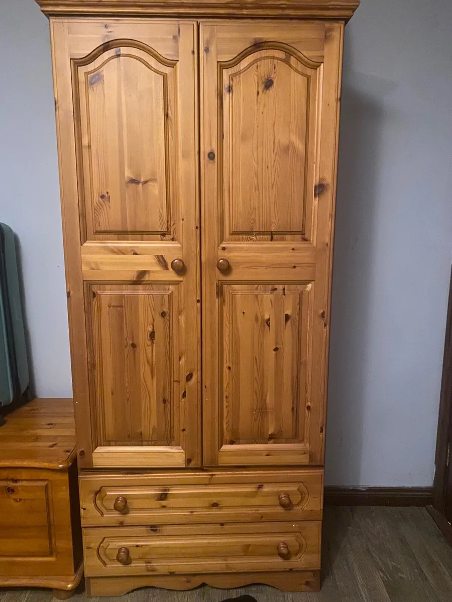 Pine Bedroom furniture  wardrobe and blanket box - Image 2