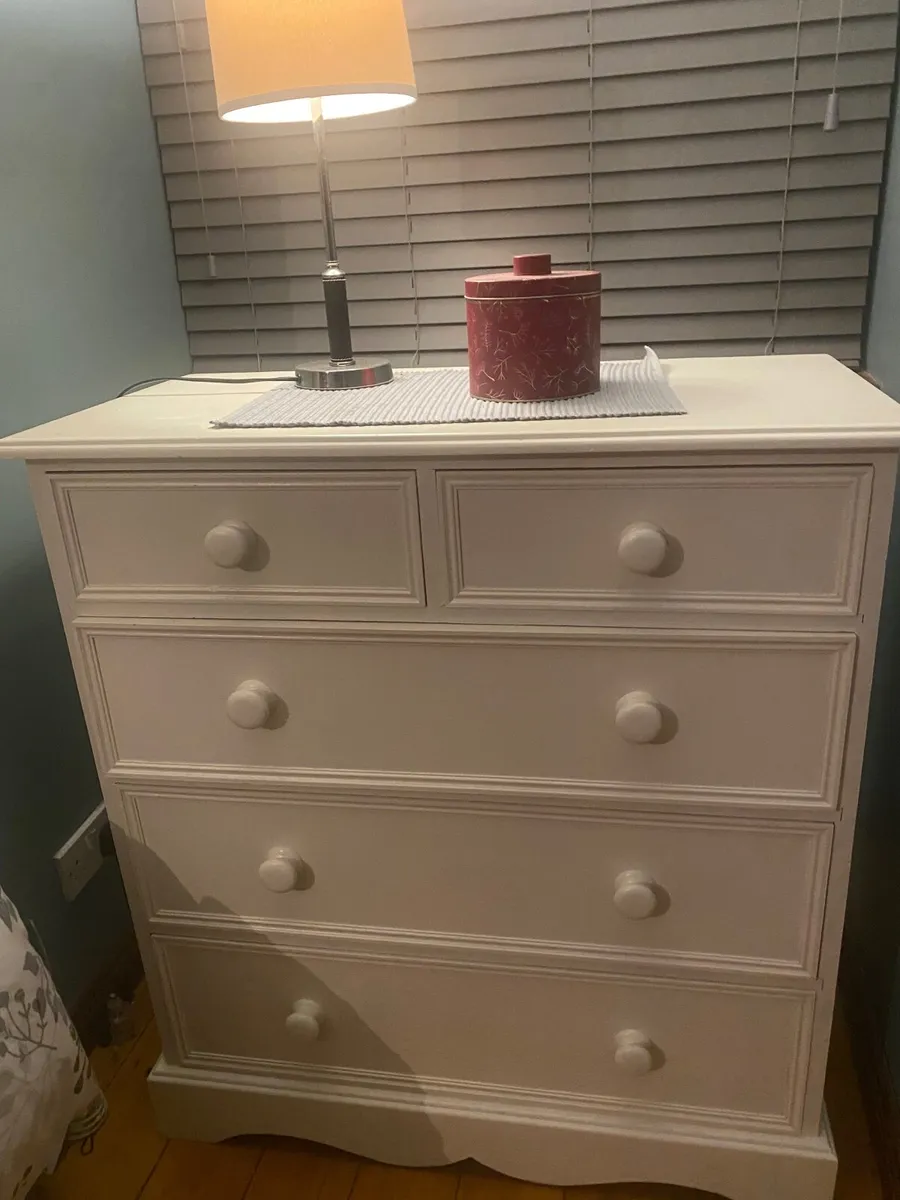 Two Matching 4 drawer Chests - Image 1