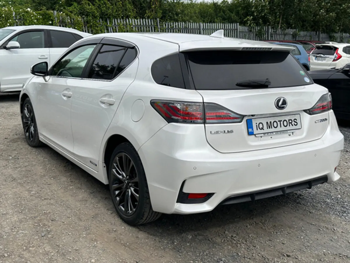 Lexus CT 1.8L Petrol-Hybrid Automatic (8707) - Image 4