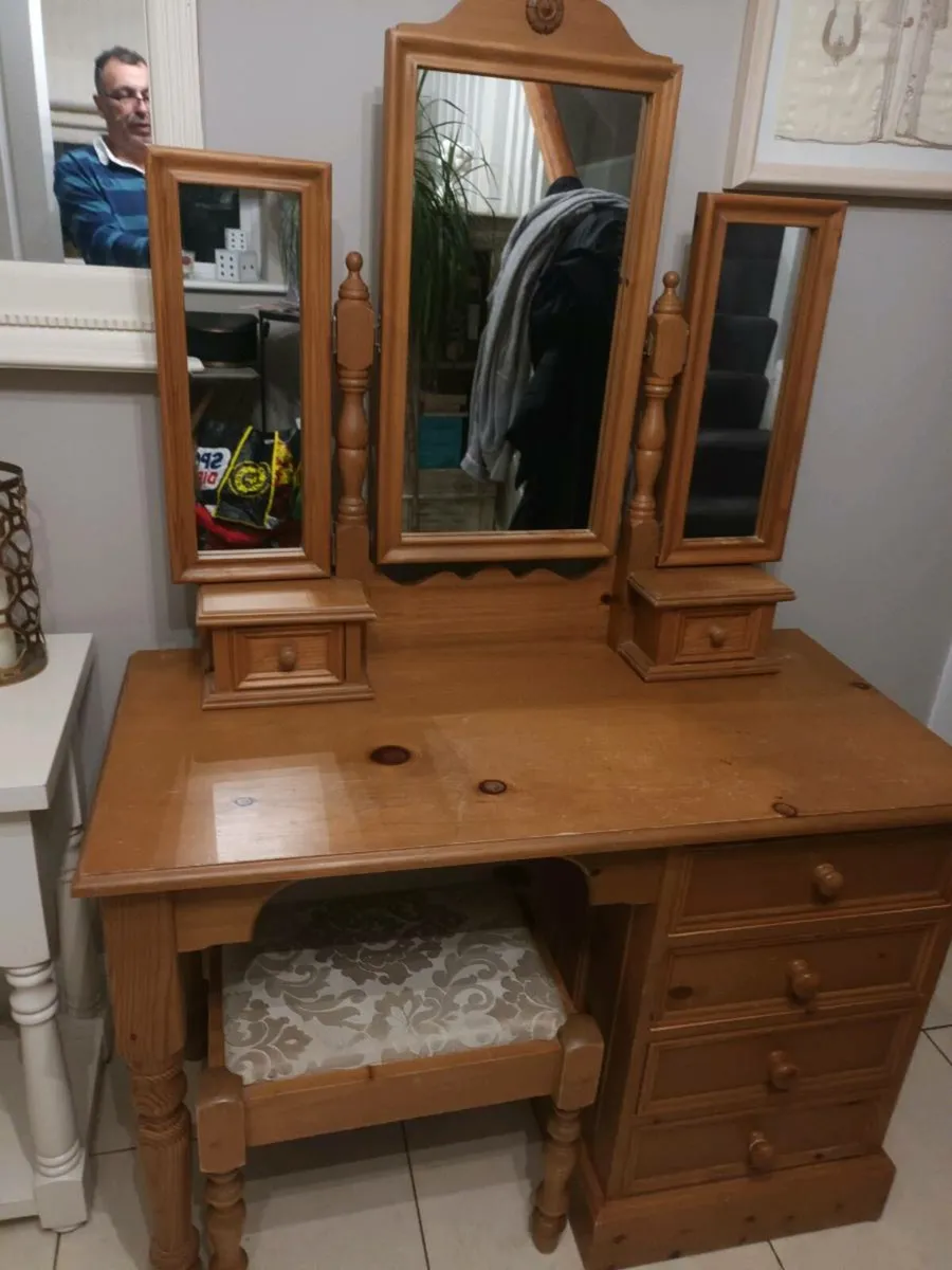 Solid wood vanity desk - Image 1