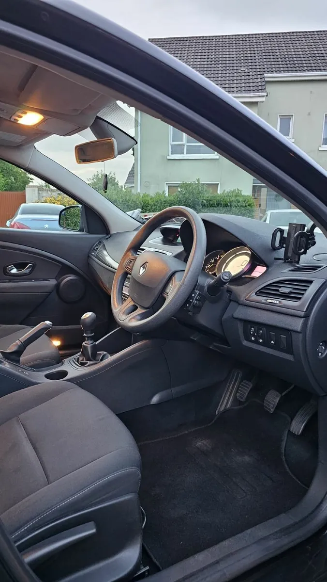 Renault Fluence 2011 - Image 4
