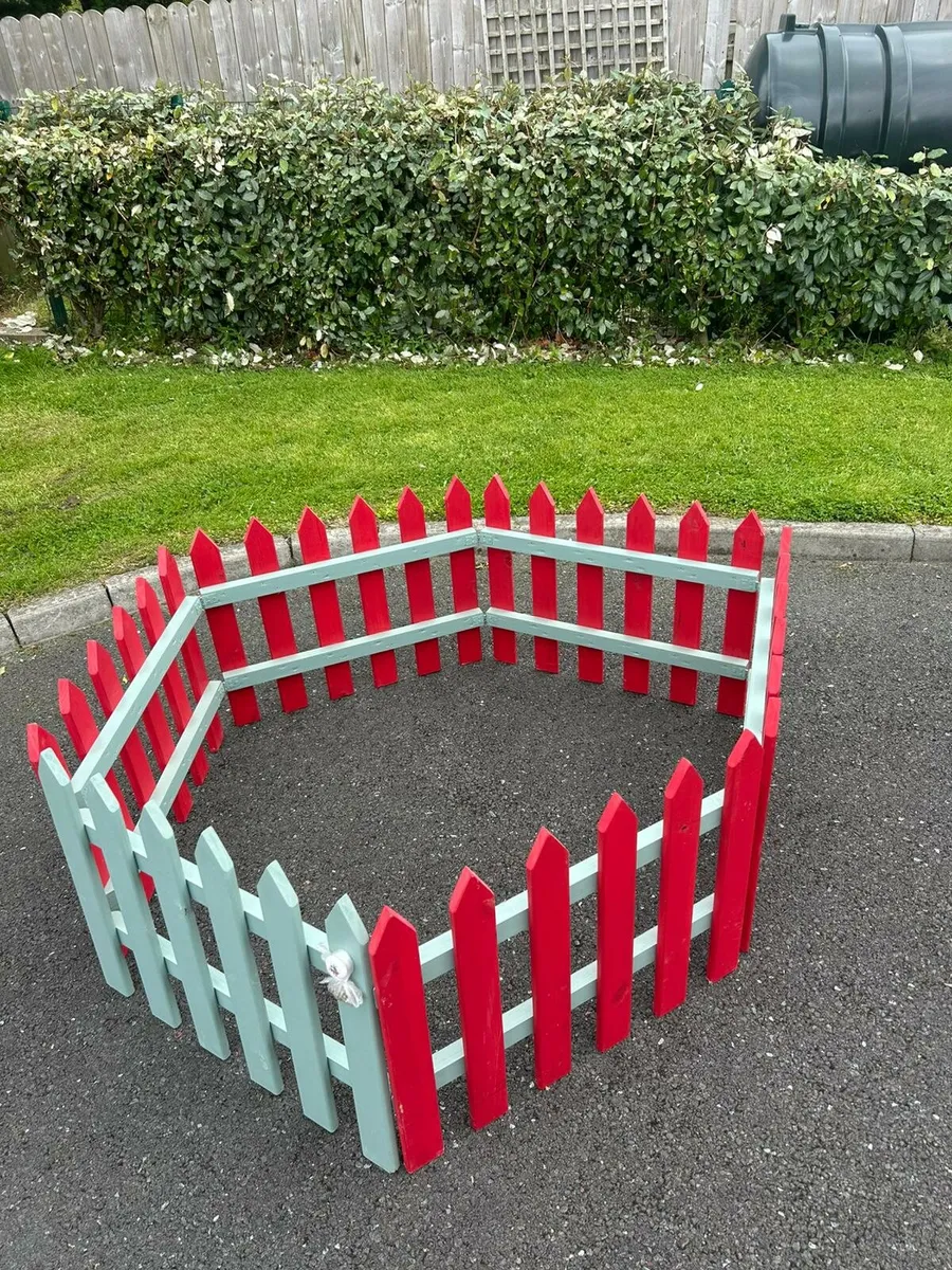 Room divider decorative fence - Image 1