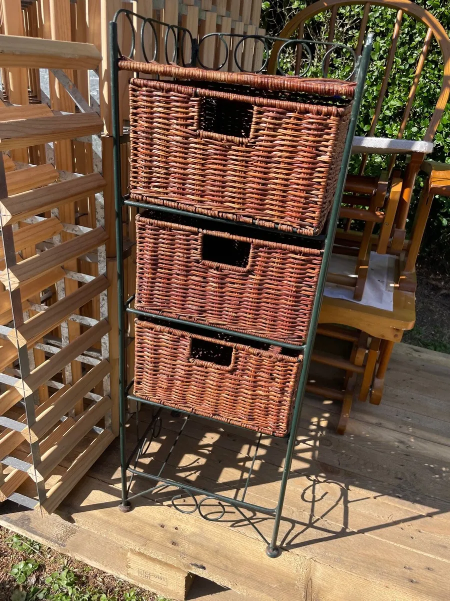 Bathroom storage locker / basket unit - Image 2