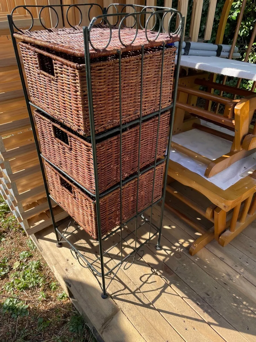 Bathroom storage locker / basket unit - Image 3