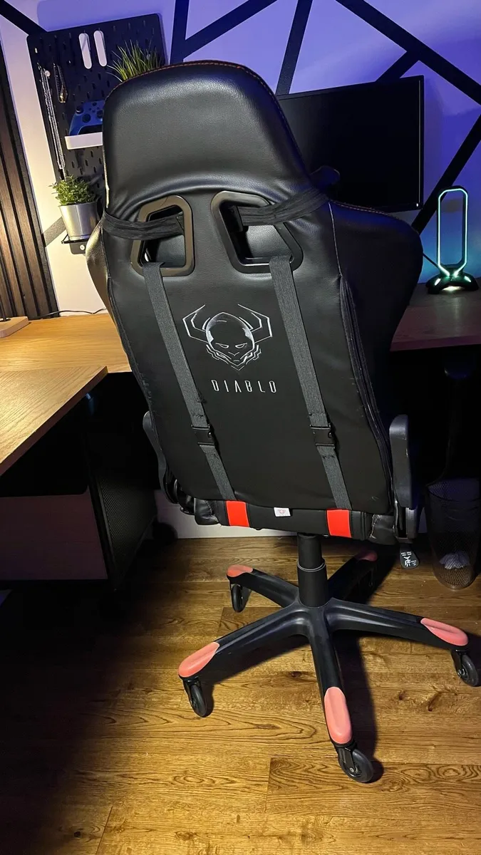Gaming chair - Image 4