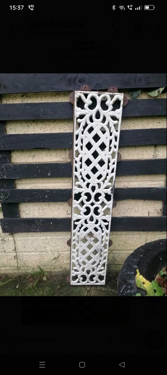 Cast wrought iron bench ends and backs - Image 1