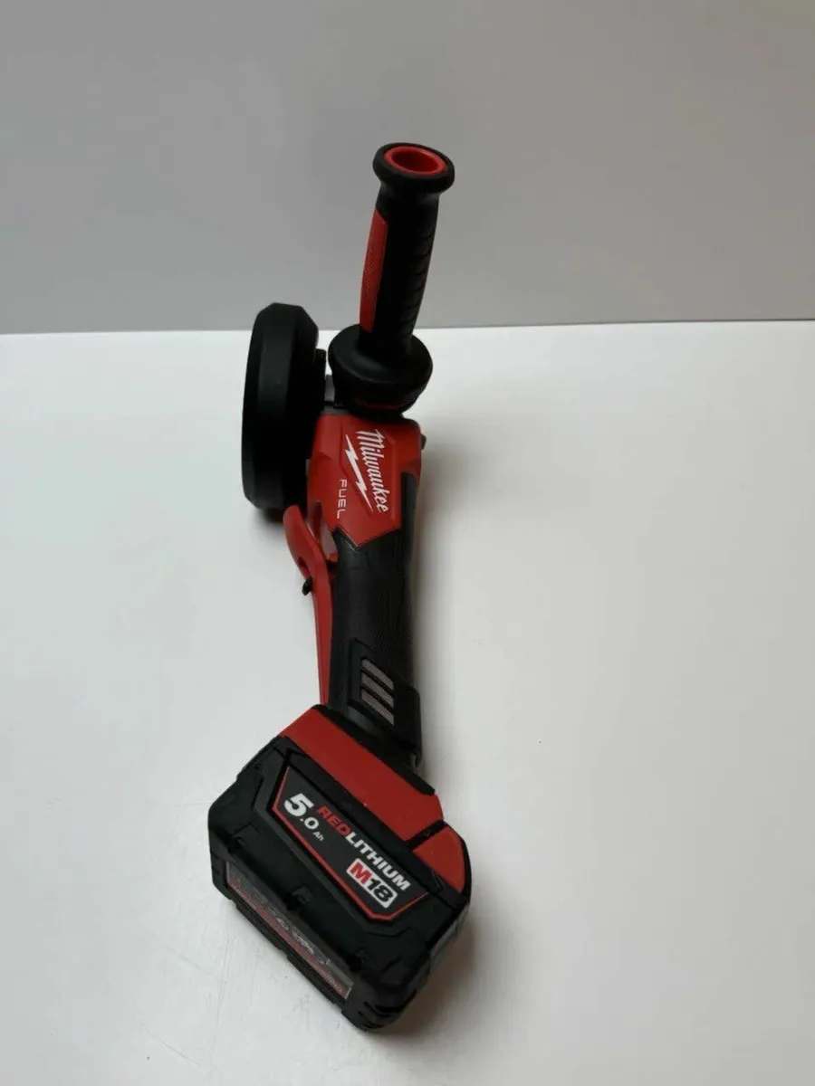 Milwaukee M18FSAGV115XPDB-0 M18 Fuel Brushless - Image 1