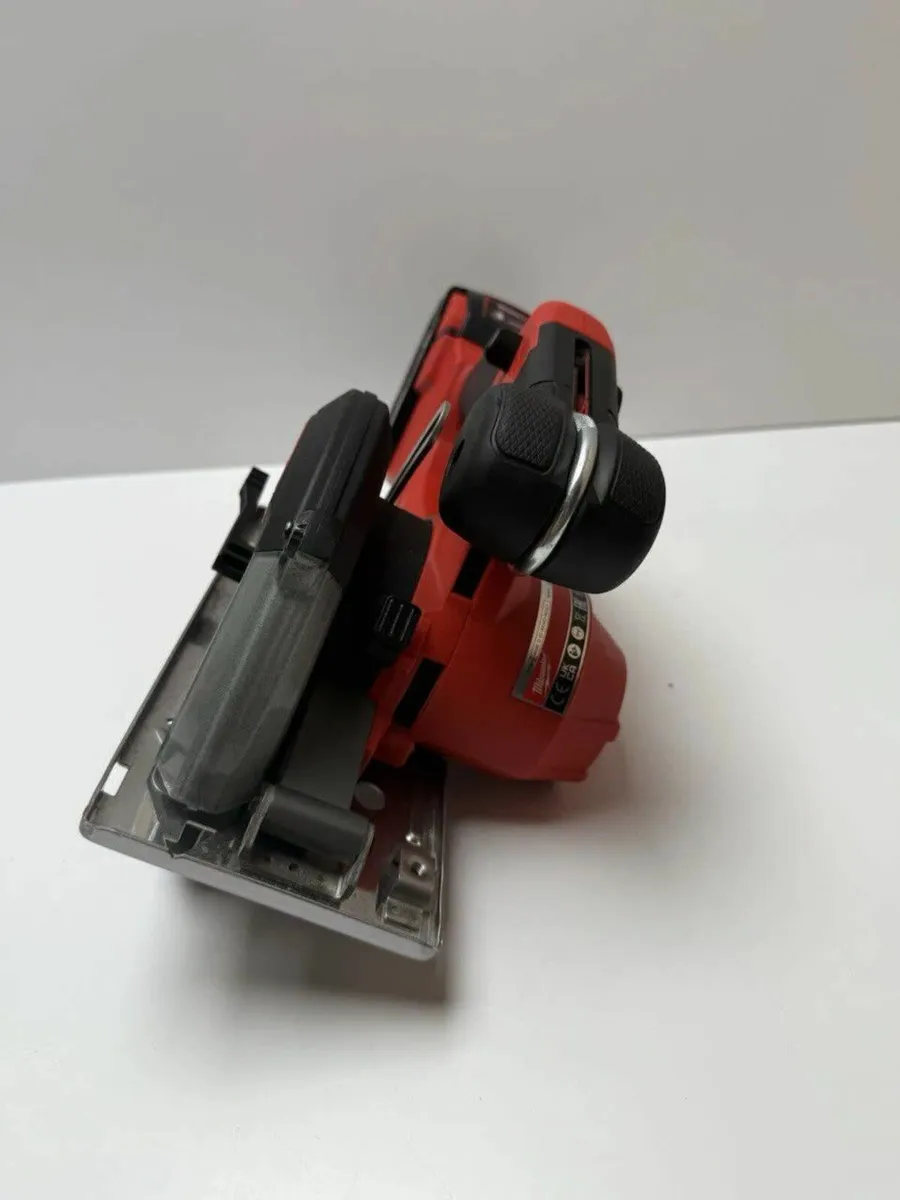 DeWalt DCN681 18V XR 18 Gauge Crown Stapler - Image 2