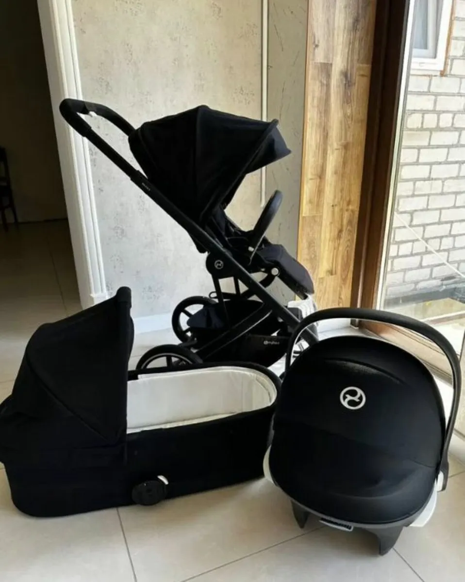 Cybex Balios S Lux 3 in 1 - Image 1
