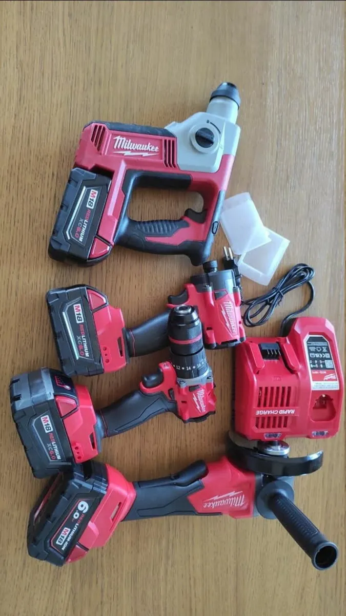 Milwaukee m18 Brushless Tool Kit - Image 2