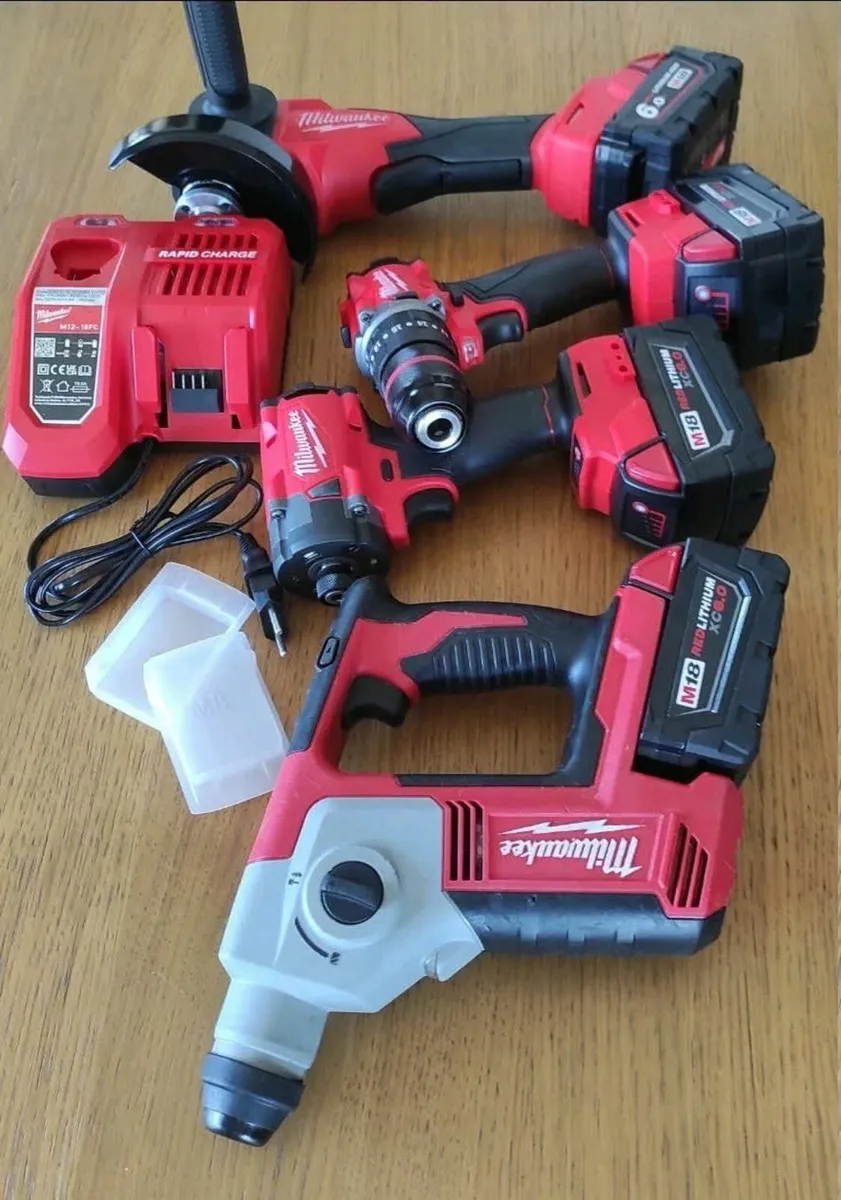 Milwaukee m18 Brushless Tool Kit - Image 3