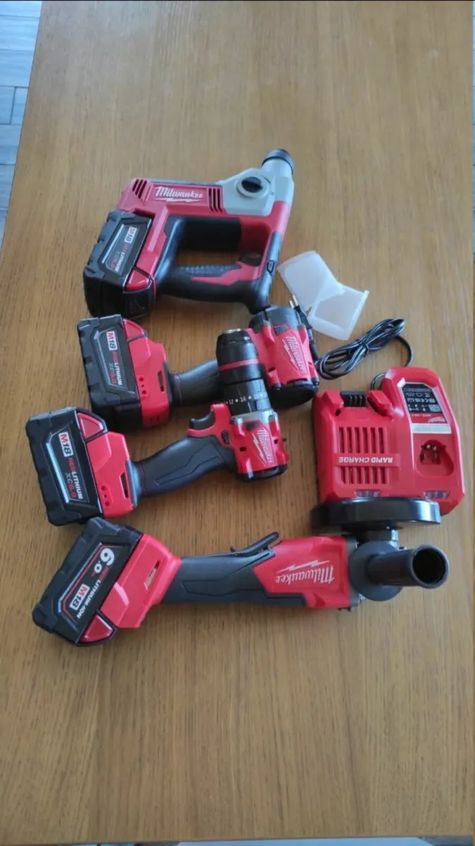 Milwaukee m18 Brushless Tool Kit - Image 4