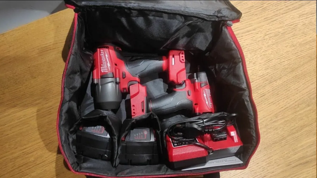 Milwaukee 18V Brushless 1/2 Impact Wrench Pair Scr - Image 4