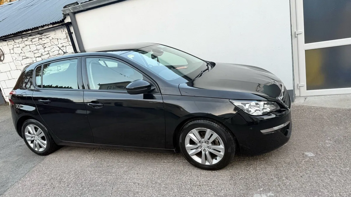Peugeot 308 2015 - Image 2