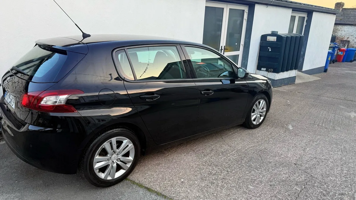 Peugeot 308 2015 - Image 3