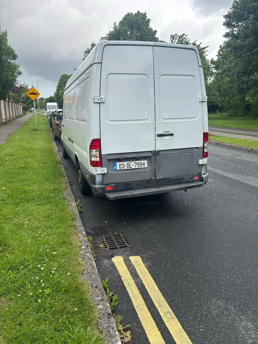 Van - Image 2