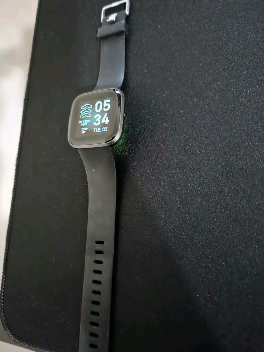 Fitbit versa 2 - Image 1