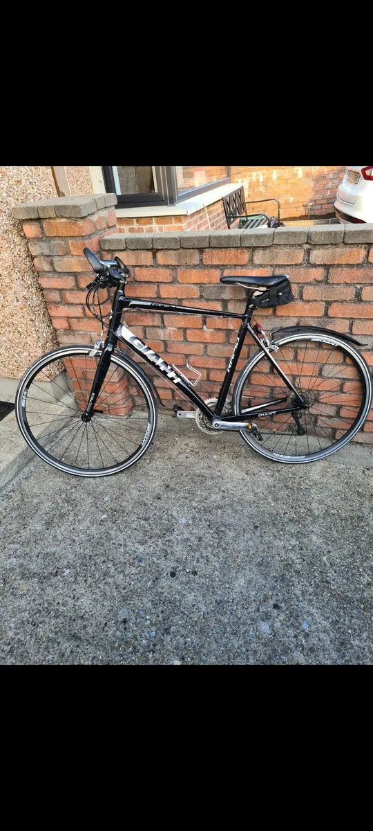 Giant Road Bike Like New - Image 1
