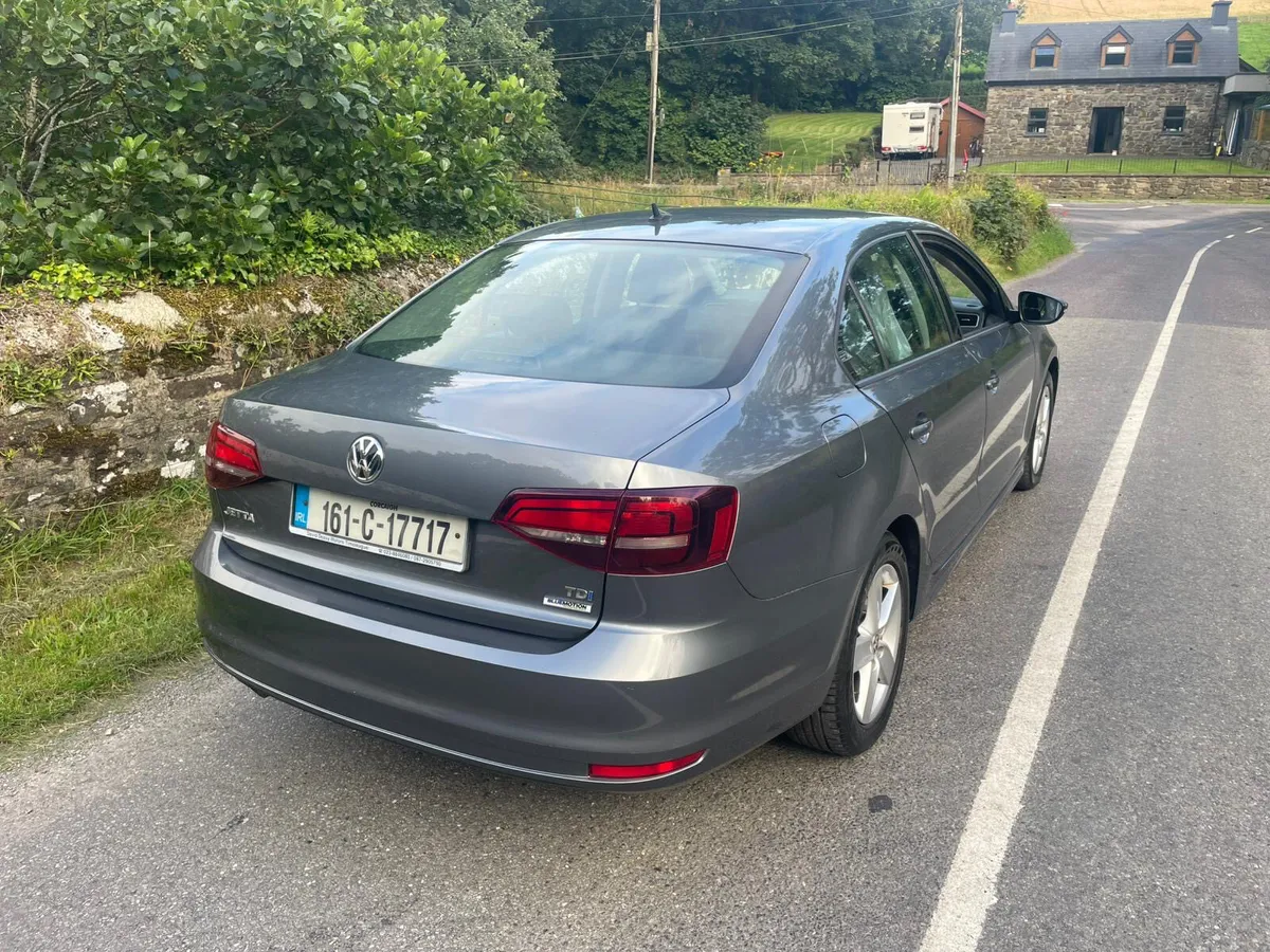 Volkswagen Jetta SE 2.0L 2016 - Image 4