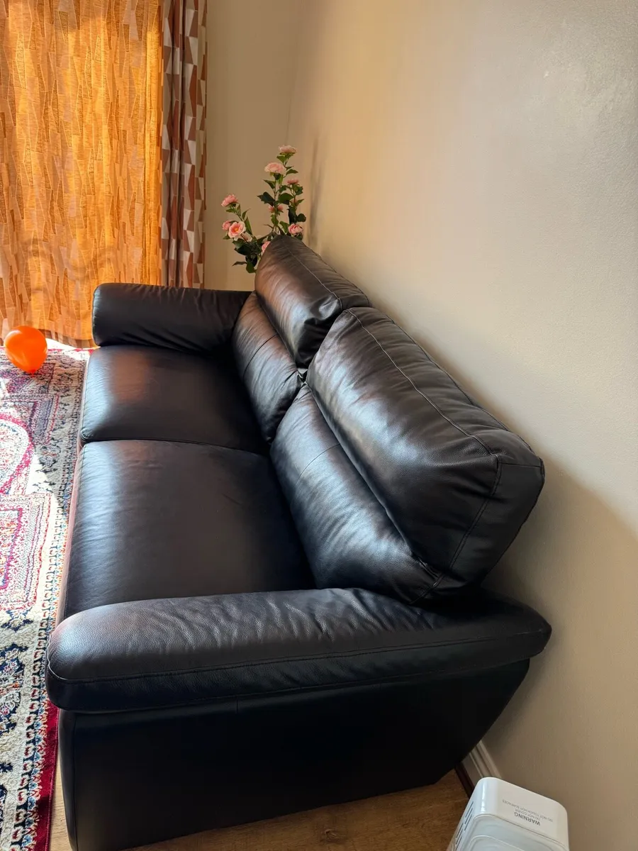 2 seater large leather sofa - Image 1
