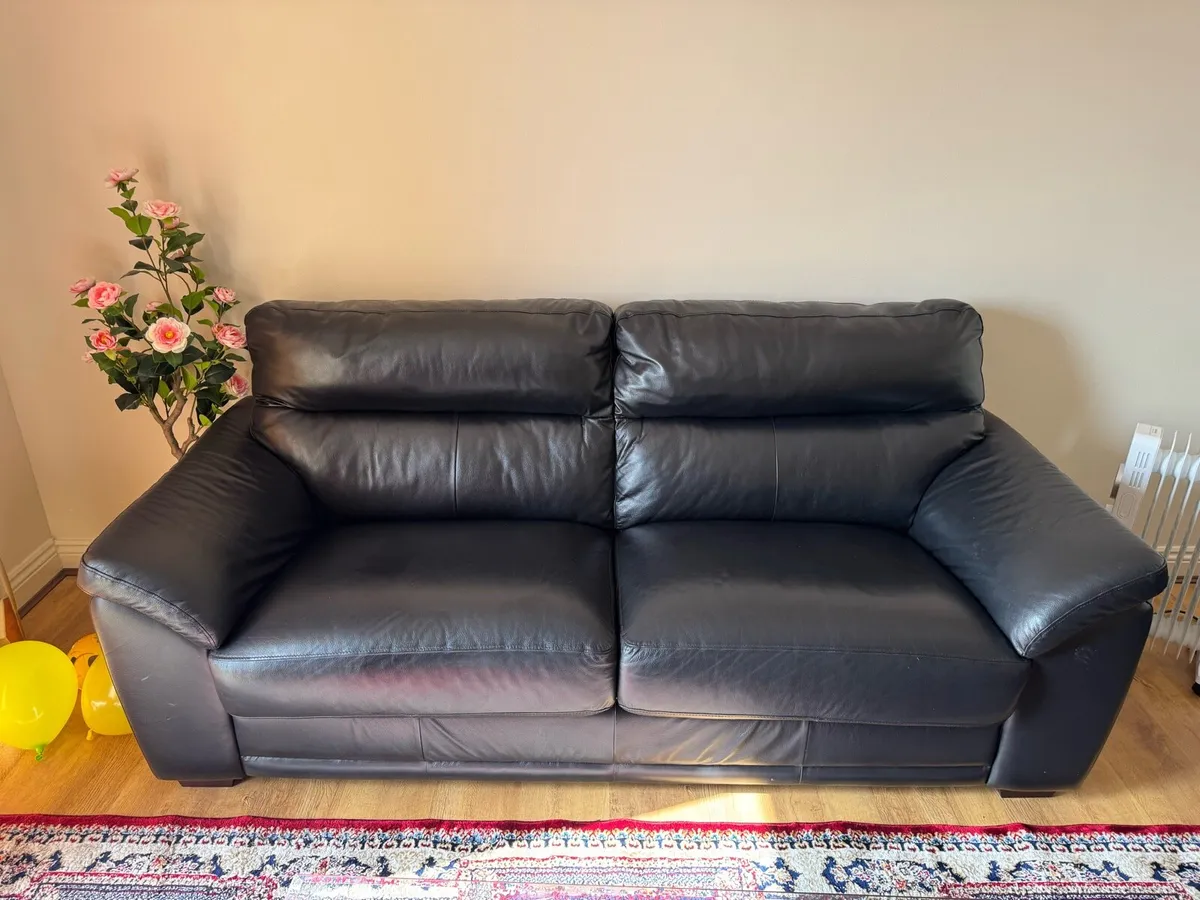 2 seater large leather sofa - Image 3