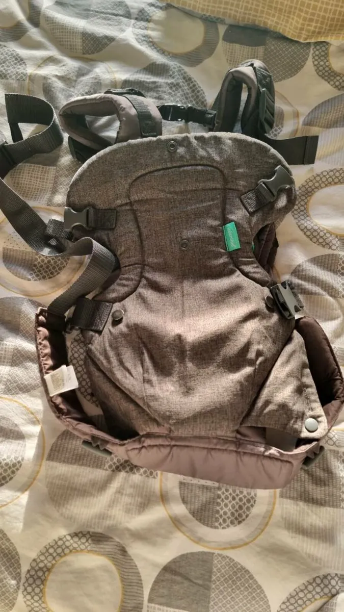 New Baby carrier - Image 1