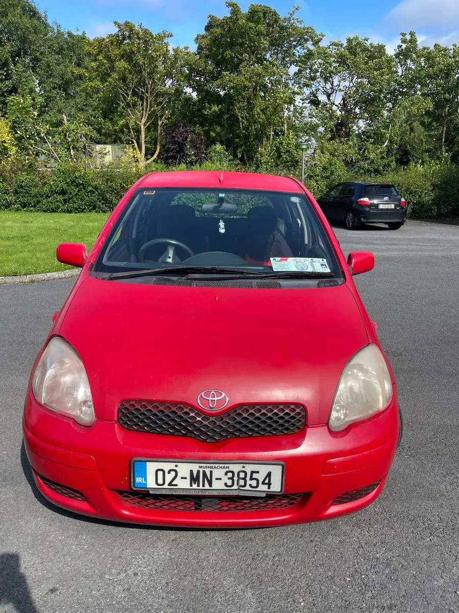 Tayta Yaris 2002 - Image 1