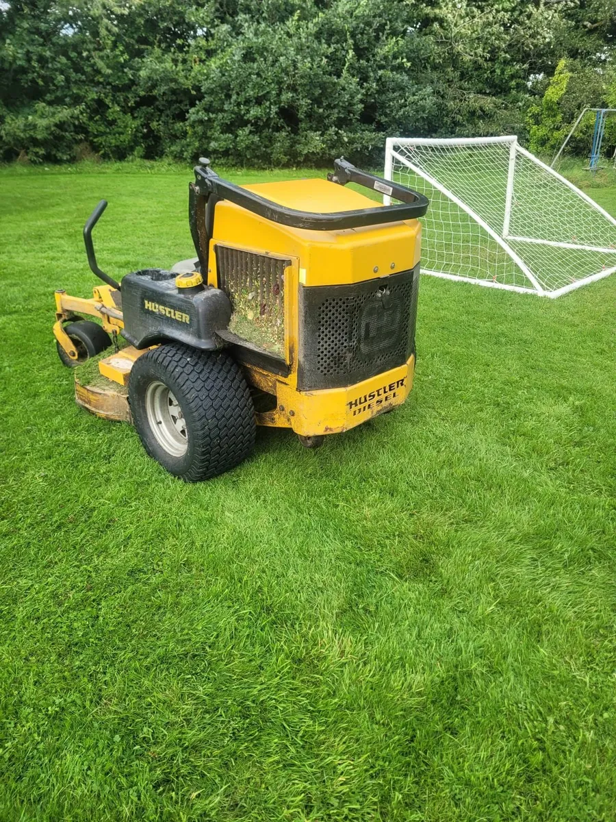 Hustler diesel zero turn mower - Image 2
