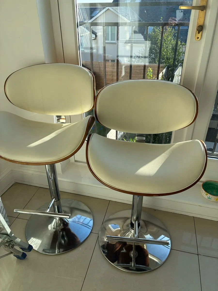 High stools