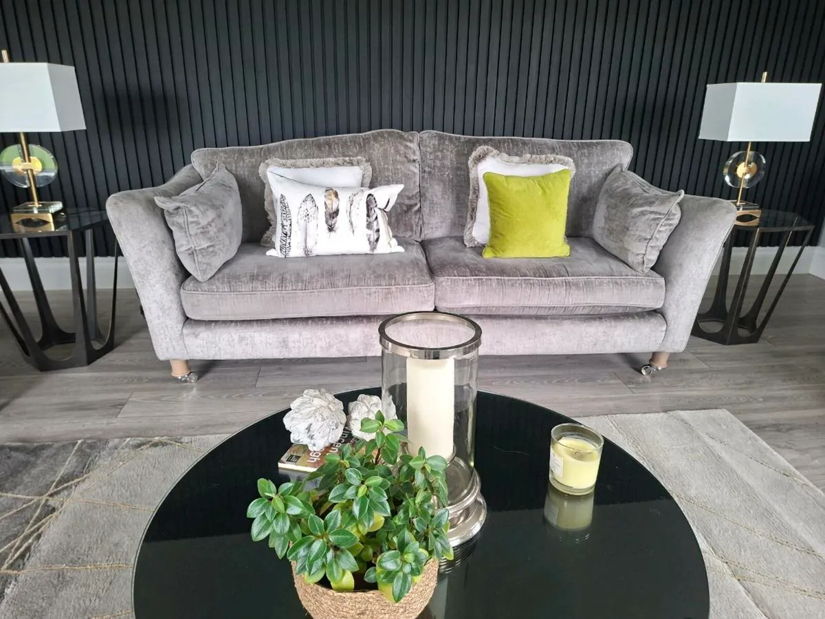 Living - Image 1