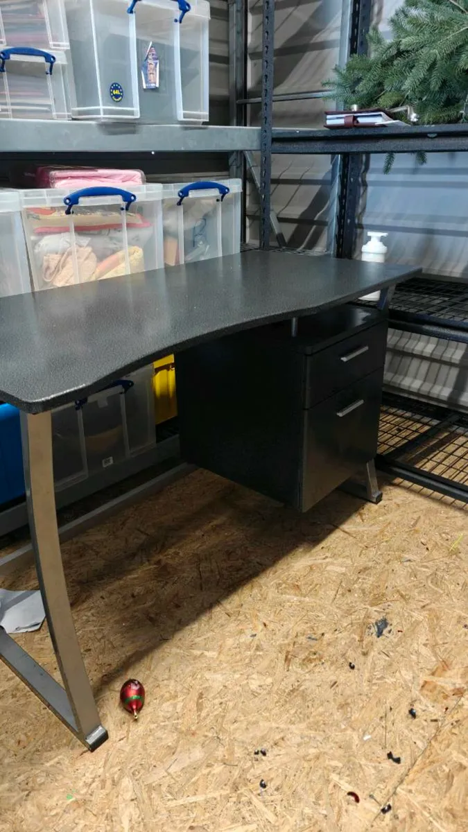 Desk - Image 1