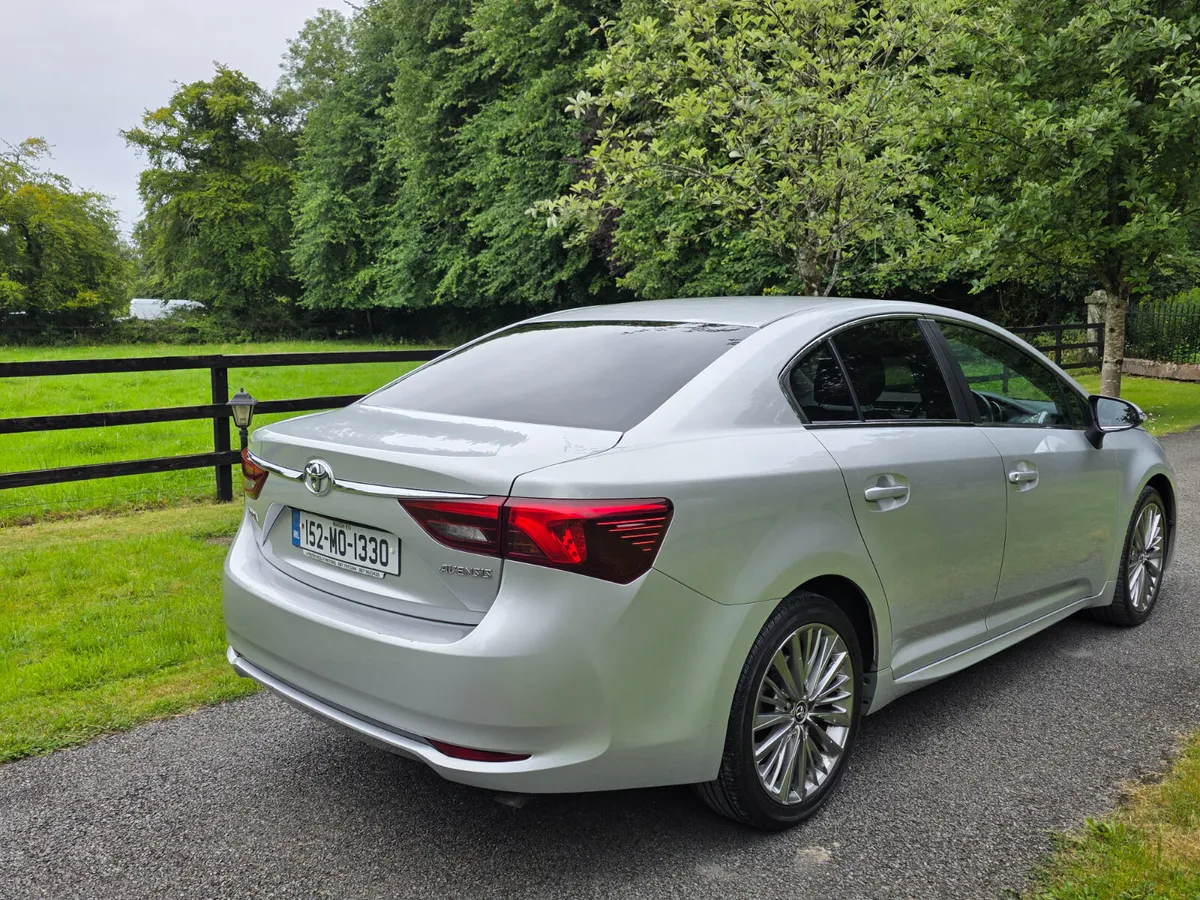 152 Toyota Avensis 2L D4D HIGH SPEC 1 Owner - Image 3
