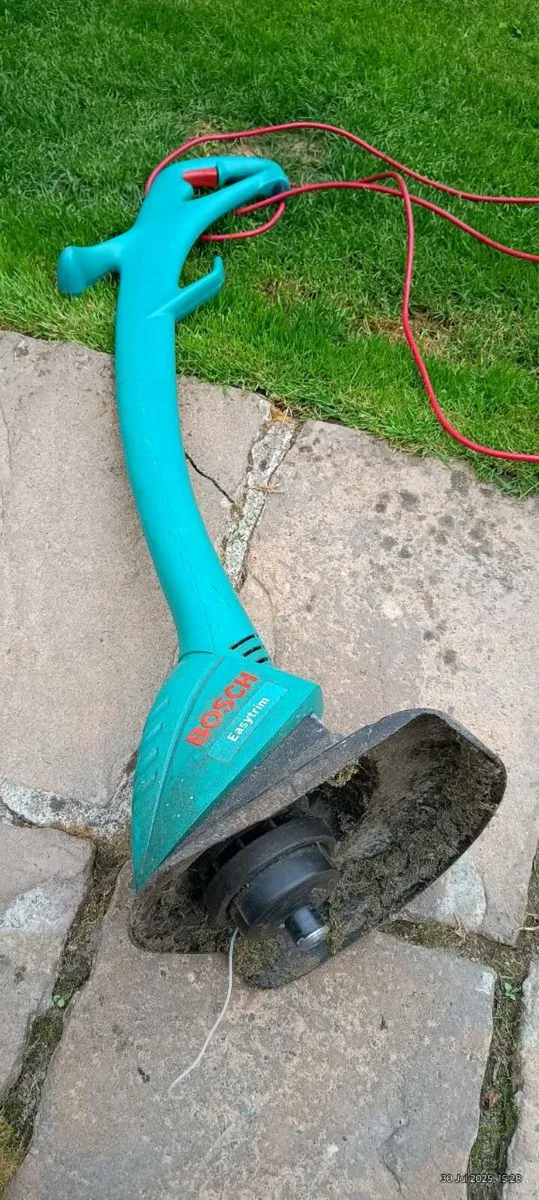 Bosch electric Strimmer - Image 1