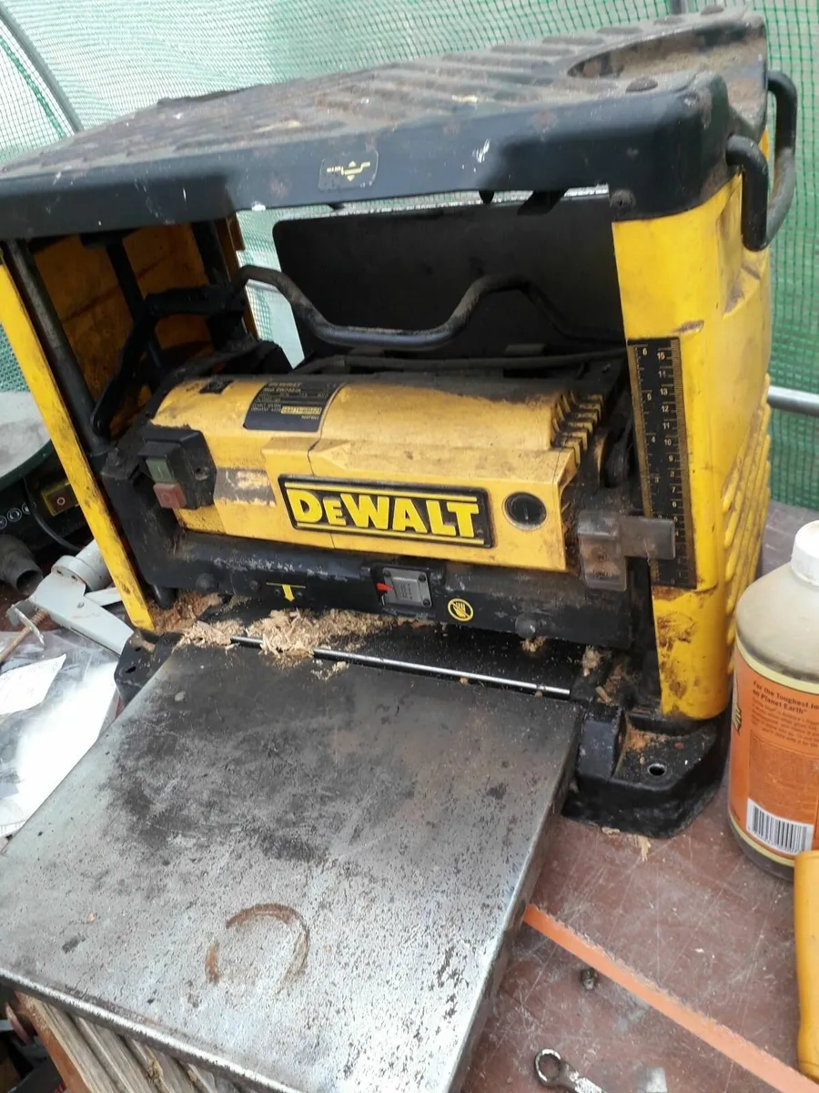 Dewalt 317mm wide planer thicknesser ,DW733 - Image 4